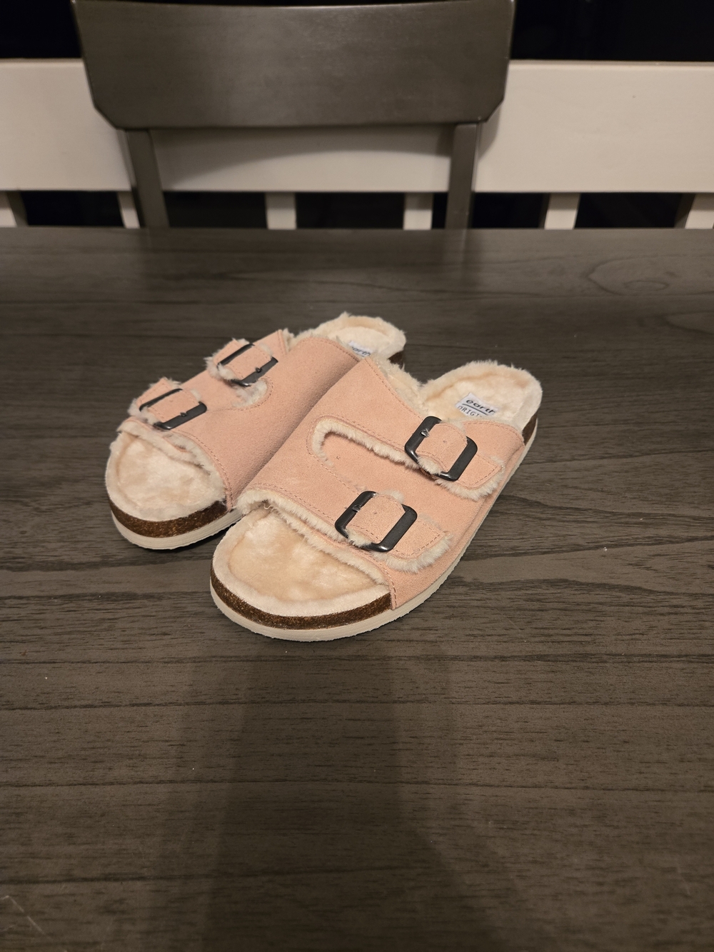 Earth Origins Pink Women's Furry Sandals Size 8